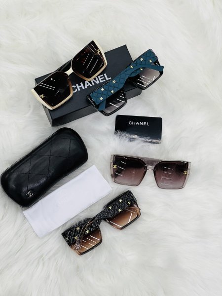 Chanel sunglasses (A7)