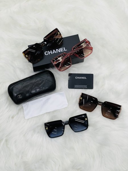 Chanel sunglasses (A5)