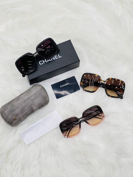 Chanel sunglasses (A3)