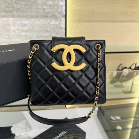 Chanel VIP collection 2024 - اسود