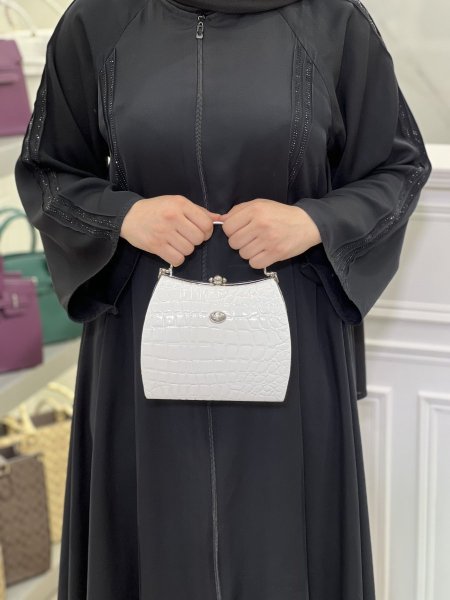 ابيض