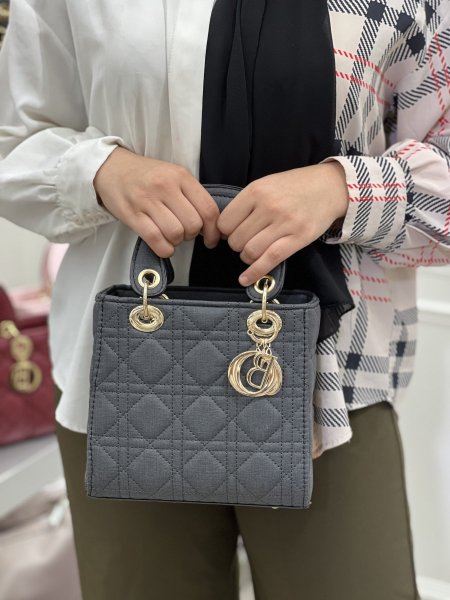Lady dior/مربع اعلى جودة مش مختم
