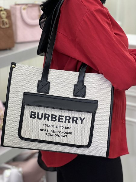 Burberry/ غير مختوم