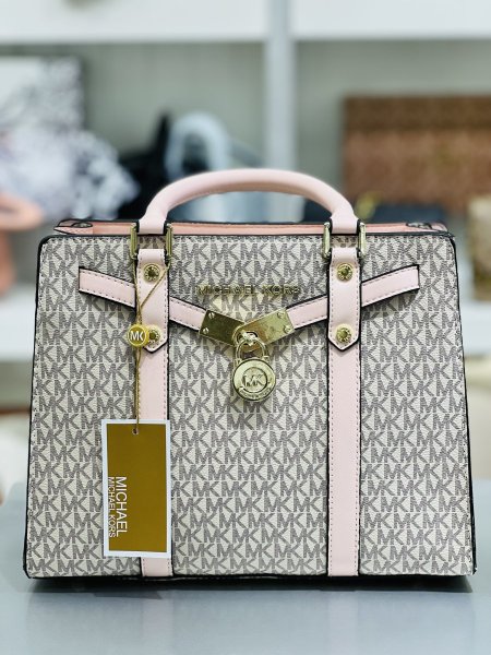 MICHAEL KORS PRE-LOVED Nouveau Hamilton Large Logo and Leather Satchel - زهر <br> <span class='text-color-warm'>نفدت الكمية</span>