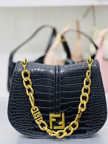 Fendi Small C’mon Bag - اسود،كروكو