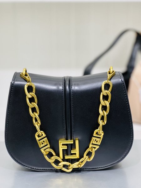 Fendi Small C’mon Bag - اسود سادة