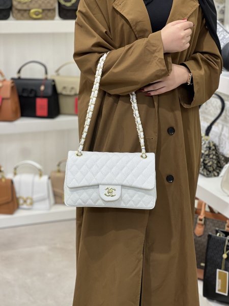  chanel classic flap bag 25cm - ابيض جلد كافيار, هاردوير ذهبي