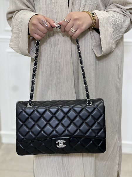 Chanel classic 30cm - اسود جلد ناعم مع لمعة،هاردوير فضي