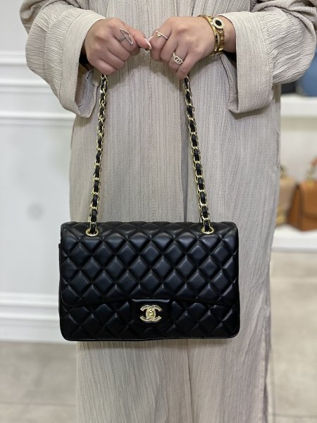 Chanel classic 28cm - اسود جلد ناعم مع لمعة ، هاردوير ذهبي