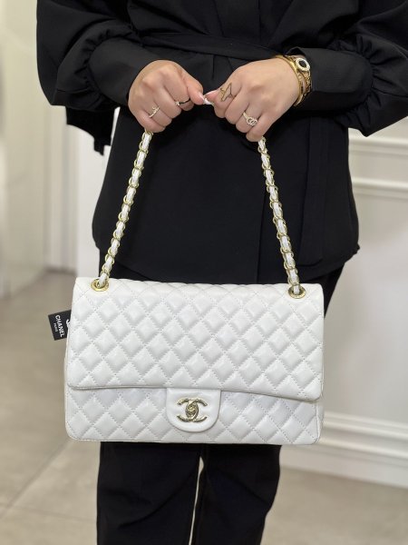 Chanel classic 30cm - ابيض جلد ناعم ، هاردوير ذهبي