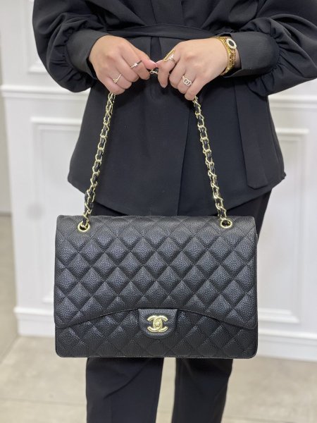 Chanel classic 35cm - اسود جلد كافيار ، هاردوير ذهبي