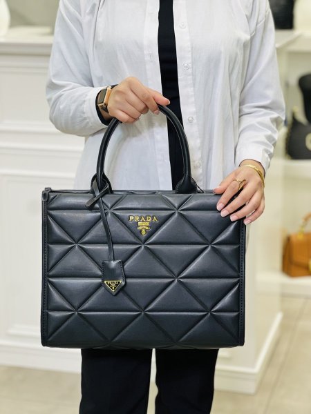 PRADA Large Triangle Quilted Leather bag – Havane - اسود