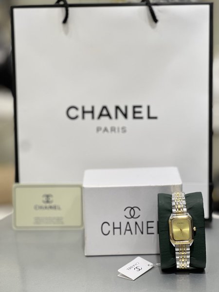 Chanel watches many colors  - اكسسوار ذهبي وفضي ، مينا ذهبي