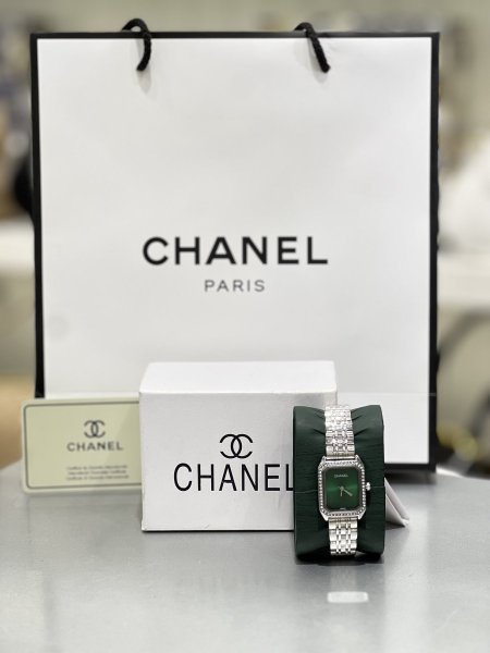 Chanel watches many colors  - اكسسوار فضي،اطار زركون ،ميناء اخضر