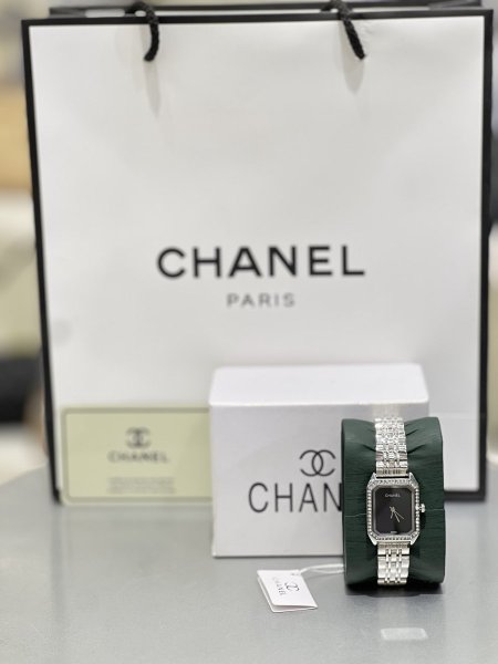 Chanel watches many colors  - اكسسوار فضي ،اطار زركون ، مينا سوداء