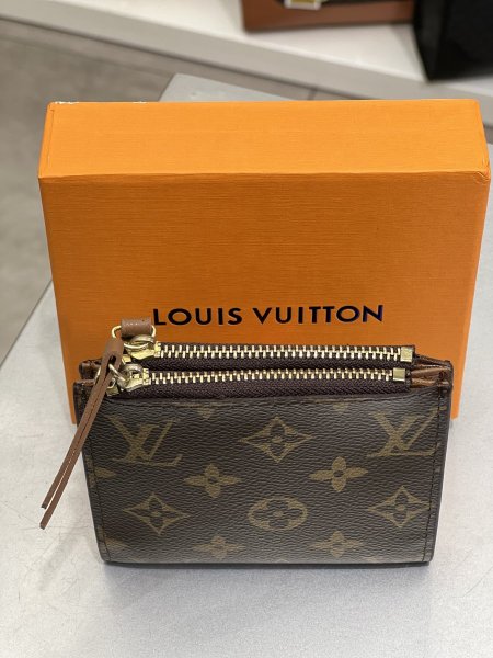 Lv wallet  - بني داخل ،عسلي