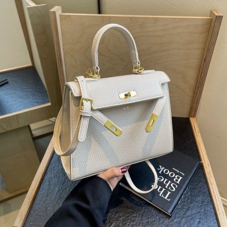 شبية ماركة hermes حجم صغير mini - ايفوري