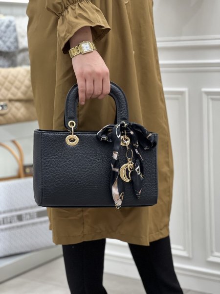 شبية ماركة lady dior كوالتي عالي