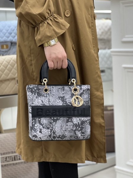 شبية ماركة lady dior كوالتي عالي