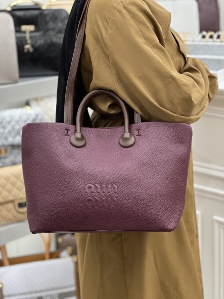 شبية ماركة miu miu / كوالتي عالي
