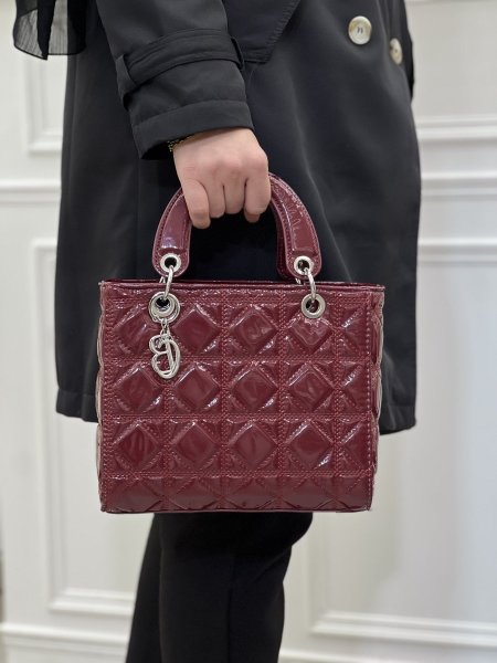 Lady dior هاردوير فضي كوالتي عالي حجم كبير