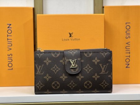 Lv wallet master quality/ حجم كبير