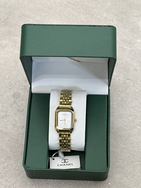 ذهبي ،مينا ايفوري