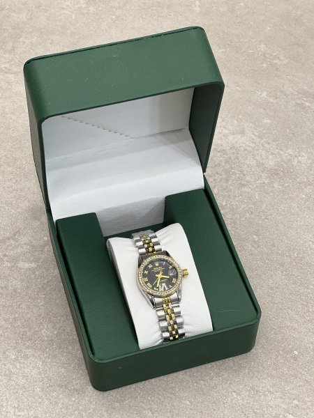 مكس فضي مع ذهبي ، مينا اسود