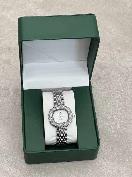 فضي ،مينا ايفوري