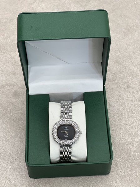 فضي،مينا اسود