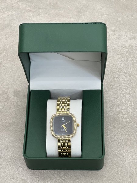 ذهبي، مينا اسود