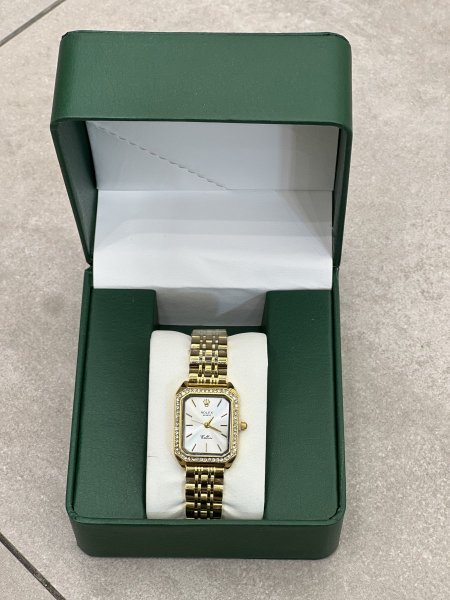 ذهبي ، مينا ايفوري