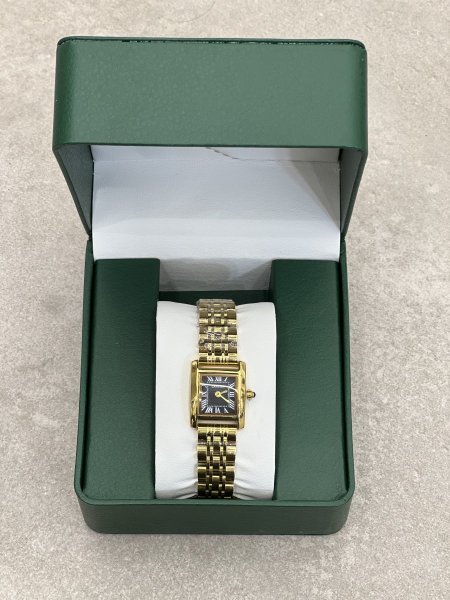 ذهبي ، مينا اسود